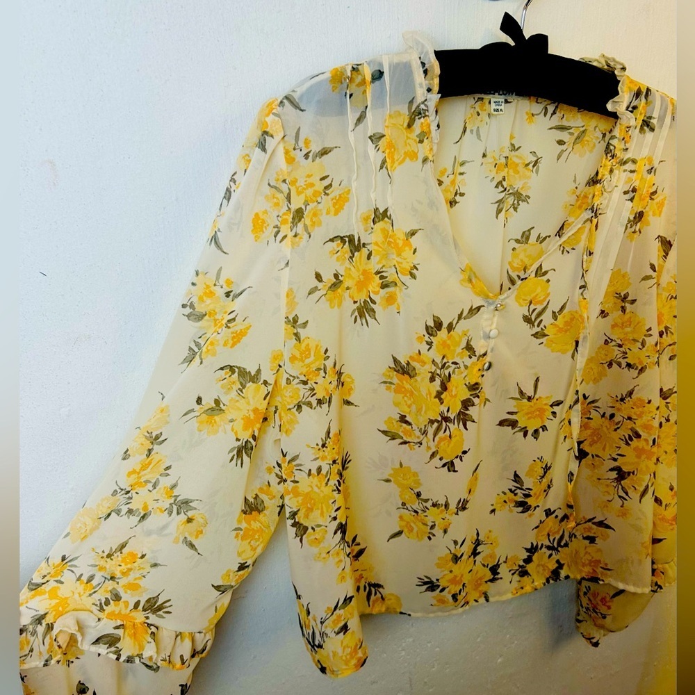 Wallflower Women's Elodie Long Sleeve V-Neck Chiffon Top size XL - Picture 3 of 6